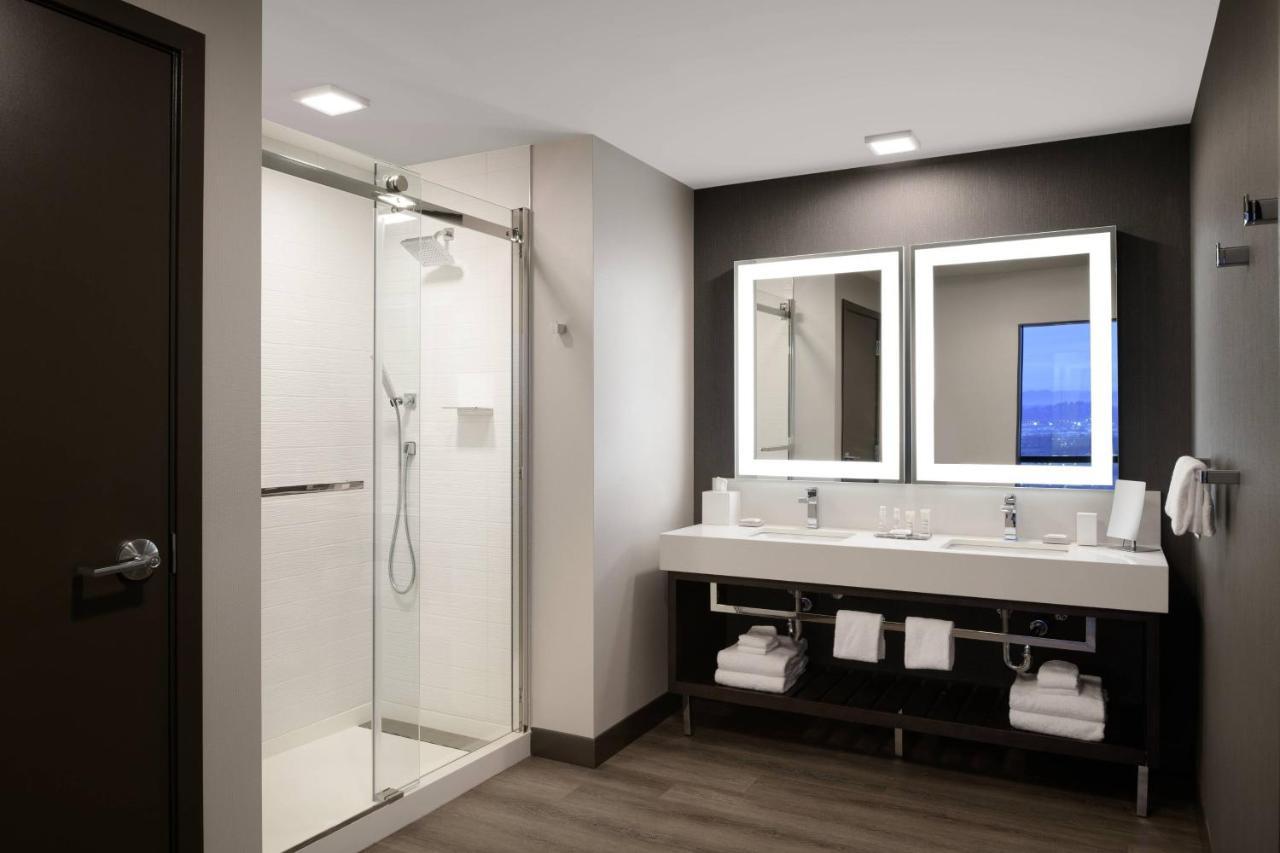 Marriott Tacoma Downtown Hotel Екстериор снимка