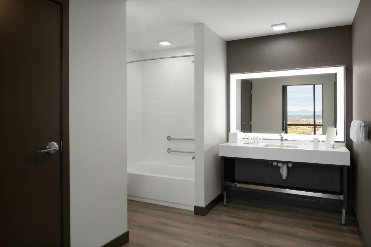 Marriott Tacoma Downtown Hotel Екстериор снимка
