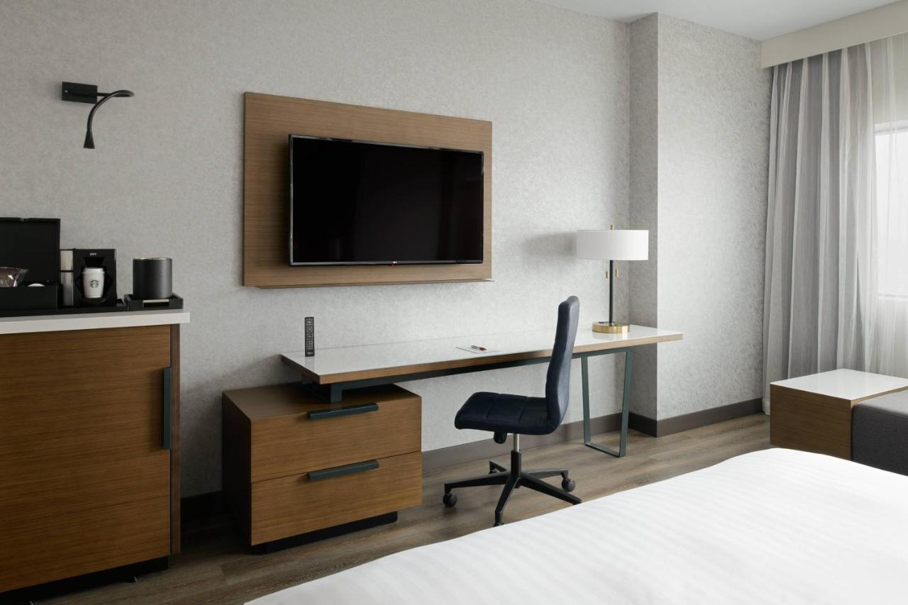 Marriott Tacoma Downtown Hotel Екстериор снимка