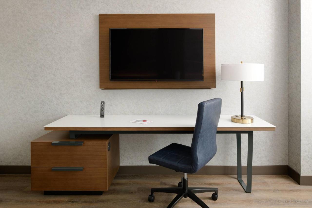 Marriott Tacoma Downtown Hotel Екстериор снимка