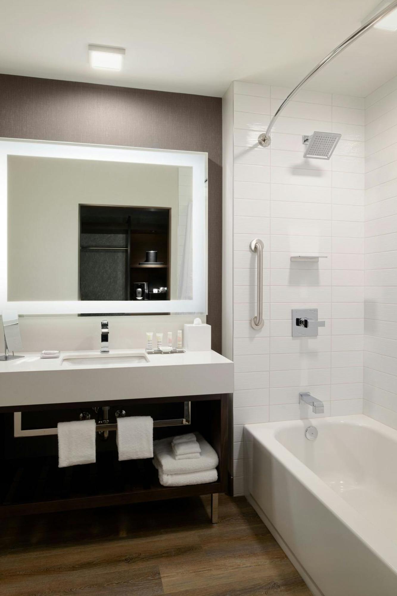 Marriott Tacoma Downtown Hotel Екстериор снимка
